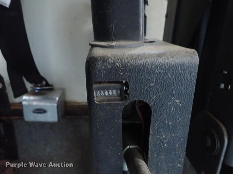 image for item DF8854 2007 Ford Econoline E450 shuttle bus