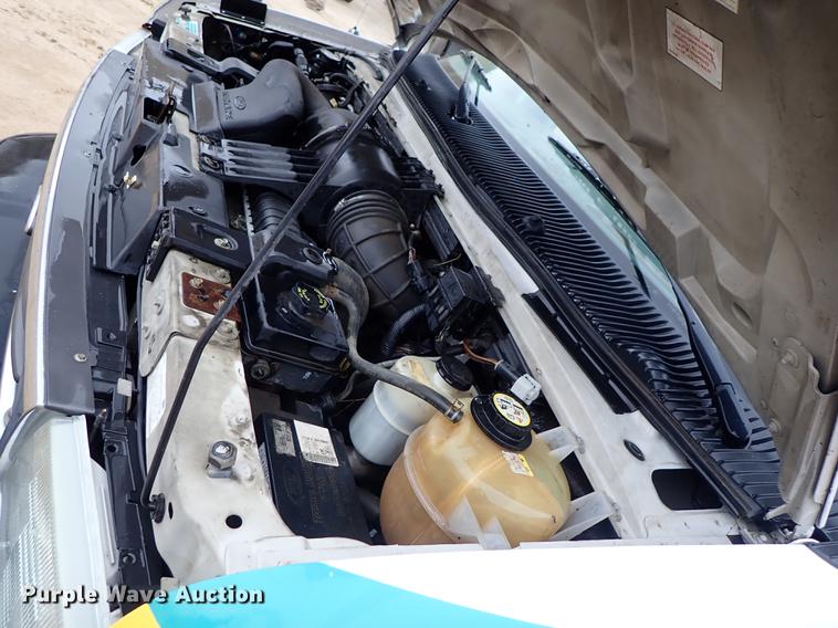image for item DF8854 2007 Ford Econoline E450 shuttle bus