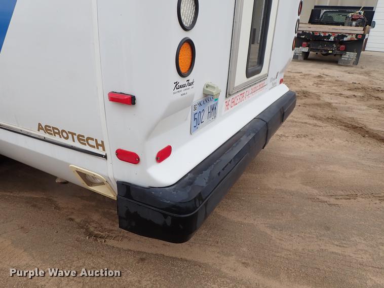 image for item DF8854 2007 Ford Econoline E450 shuttle bus