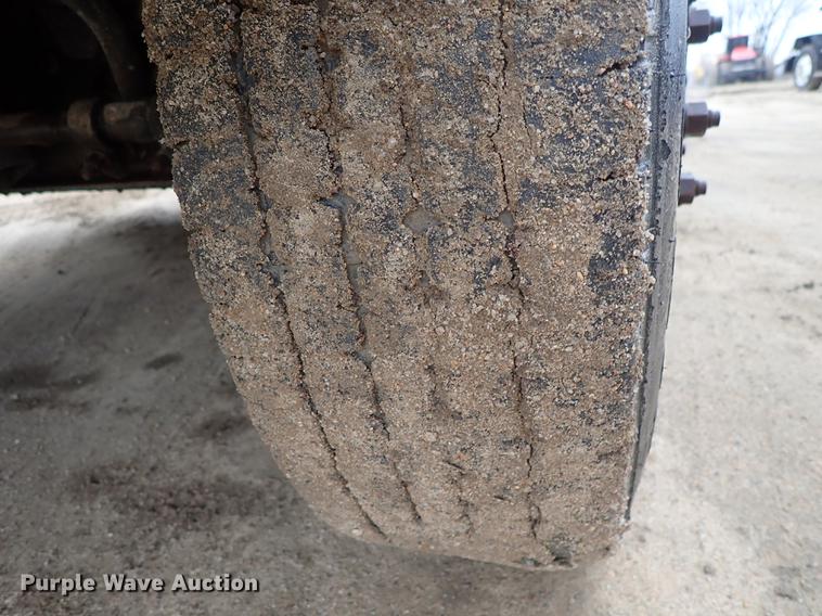 image for item DF8854 2007 Ford Econoline E450 shuttle bus