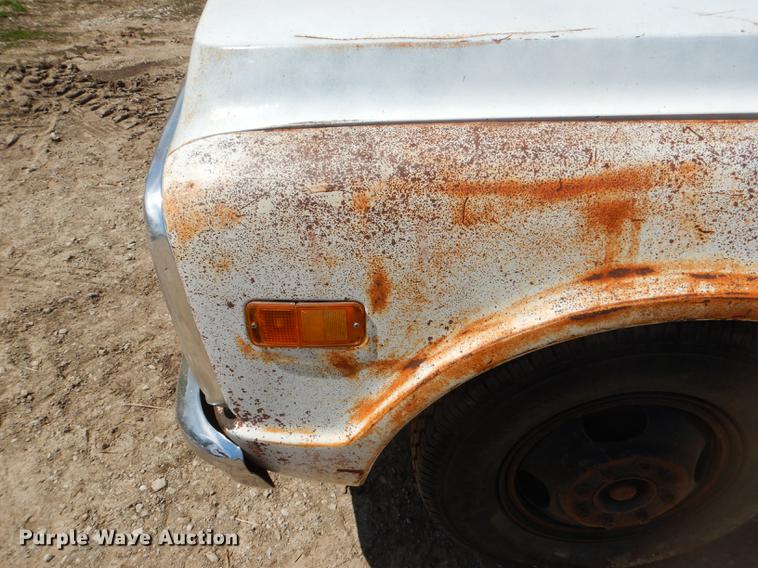 image for item DG0946 1970 Chevrolet C30 pickup truck cab and chassis