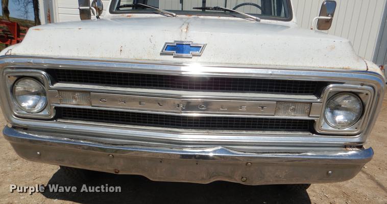 image for item DG0946 1970 Chevrolet C30 pickup truck cab and chassis