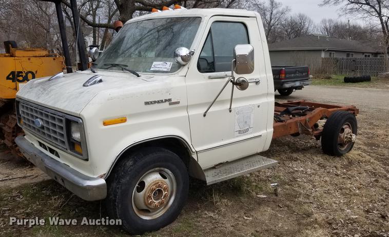 image for item DG0949 1984 Ford Econoline E350 XL cab and chassis