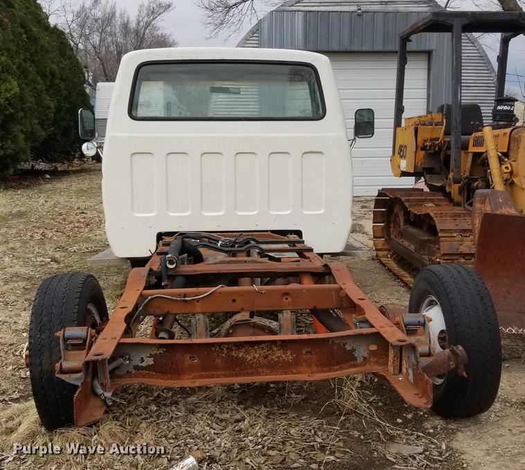 image for item DG0949 1984 Ford Econoline E350 XL cab and chassis