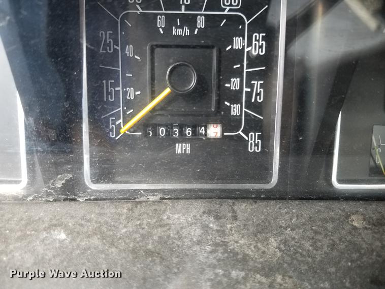 image for item DG0949 1984 Ford Econoline E350 XL cab and chassis