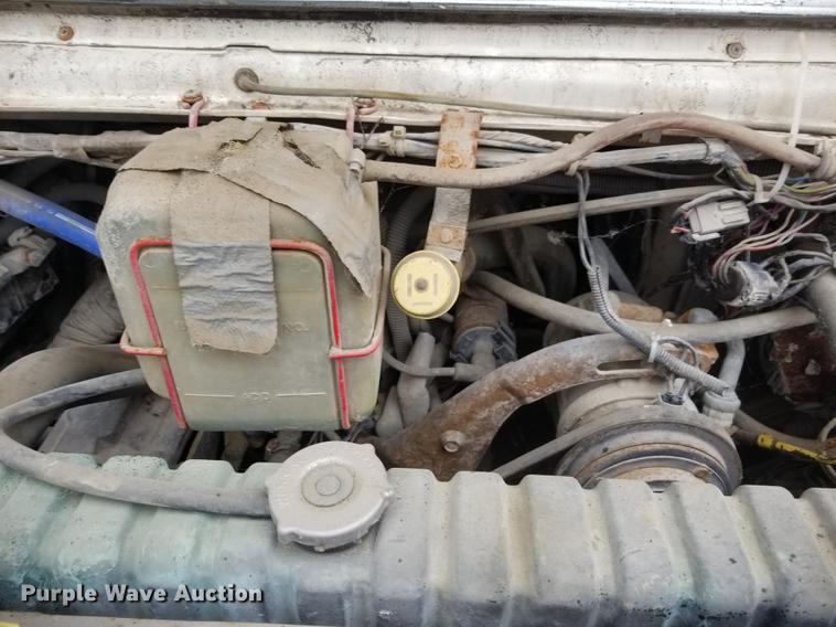 image for item DG0949 1984 Ford Econoline E350 XL cab and chassis