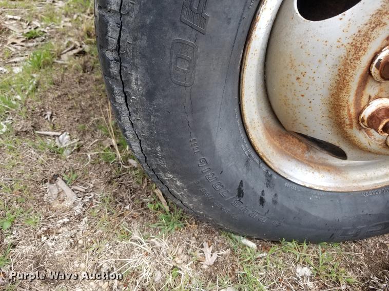 image for item DG0949 1984 Ford Econoline E350 XL cab and chassis