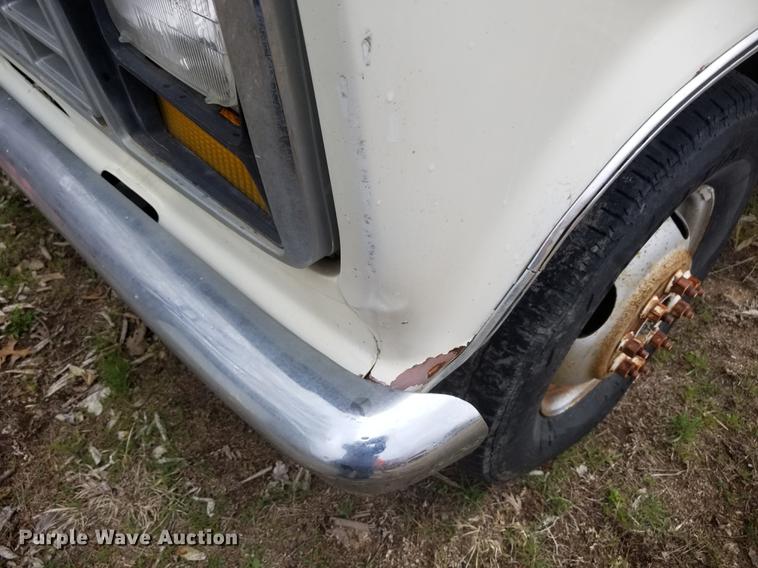 image for item DG0949 1984 Ford Econoline E350 XL cab and chassis