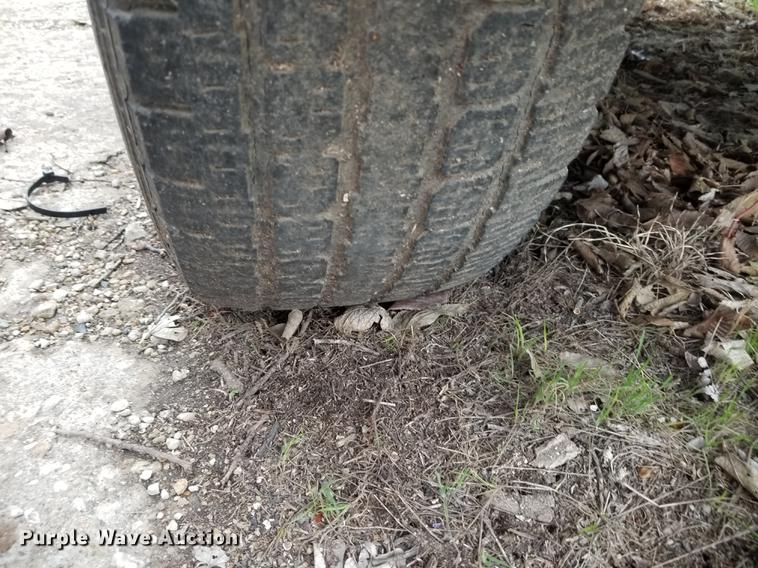 image for item DG0949 1984 Ford Econoline E350 XL cab and chassis