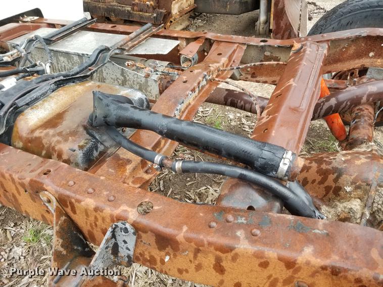 image for item DG0949 1984 Ford Econoline E350 XL cab and chassis