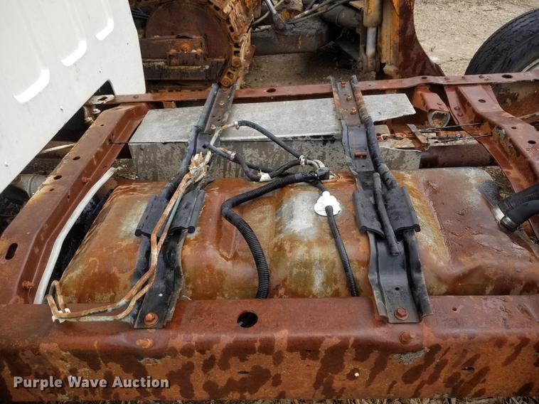 image for item DG0949 1984 Ford Econoline E350 XL cab and chassis