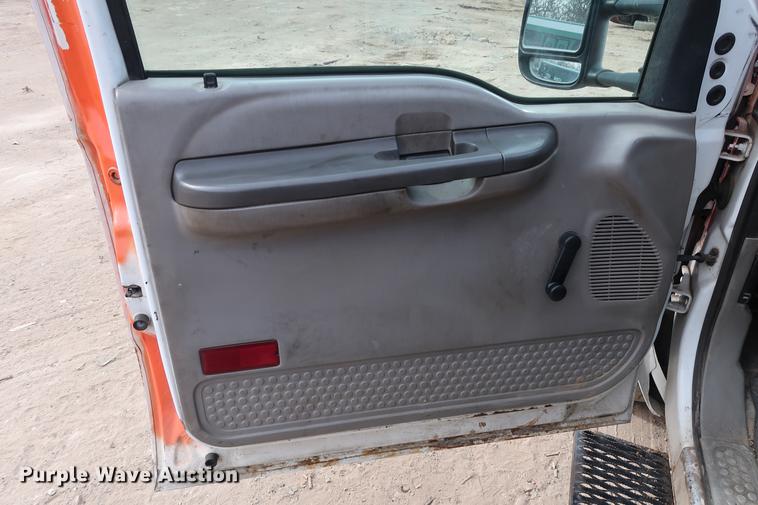 image for item DG3388 2001 Ford F550 Crew Cab rollback truck