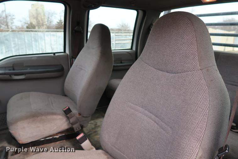 image for item DG3388 2001 Ford F550 Crew Cab rollback truck