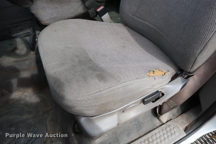 image for item DG3388 2001 Ford F550 Crew Cab rollback truck