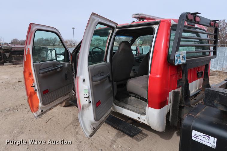 image for item DG3388 2001 Ford F550 Crew Cab rollback truck