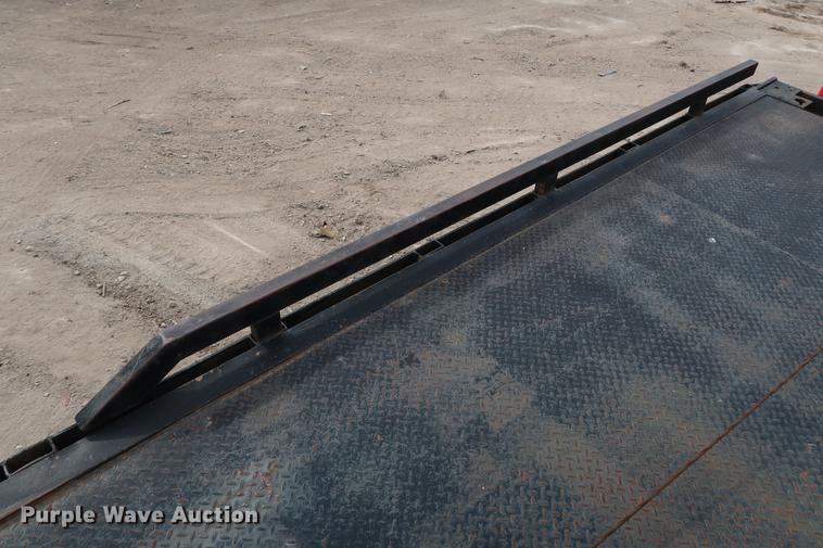 image for item DG3388 2001 Ford F550 Crew Cab rollback truck