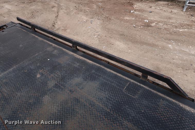 image for item DG3388 2001 Ford F550 Crew Cab rollback truck