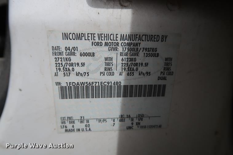 image for item DG3388 2001 Ford F550 Crew Cab rollback truck