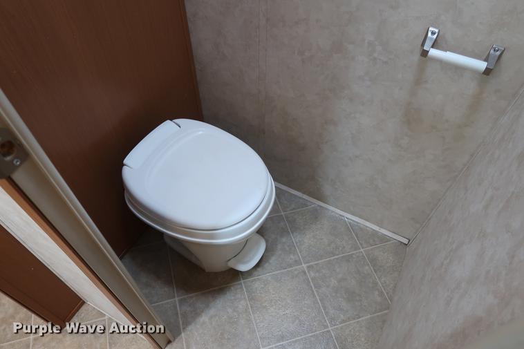 image for item DG3393 2006 KZ Durango 285RL camper