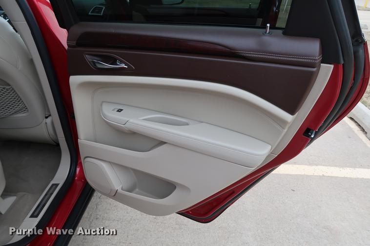 image for item DG3394 2010 Cadillac SRX4 SUV