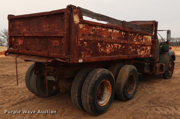 image for item DG3399 1958 Mack B61 dump truck