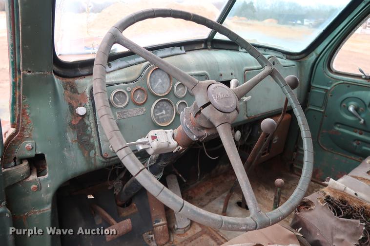 image for item DG3399 1958 Mack B61 dump truck