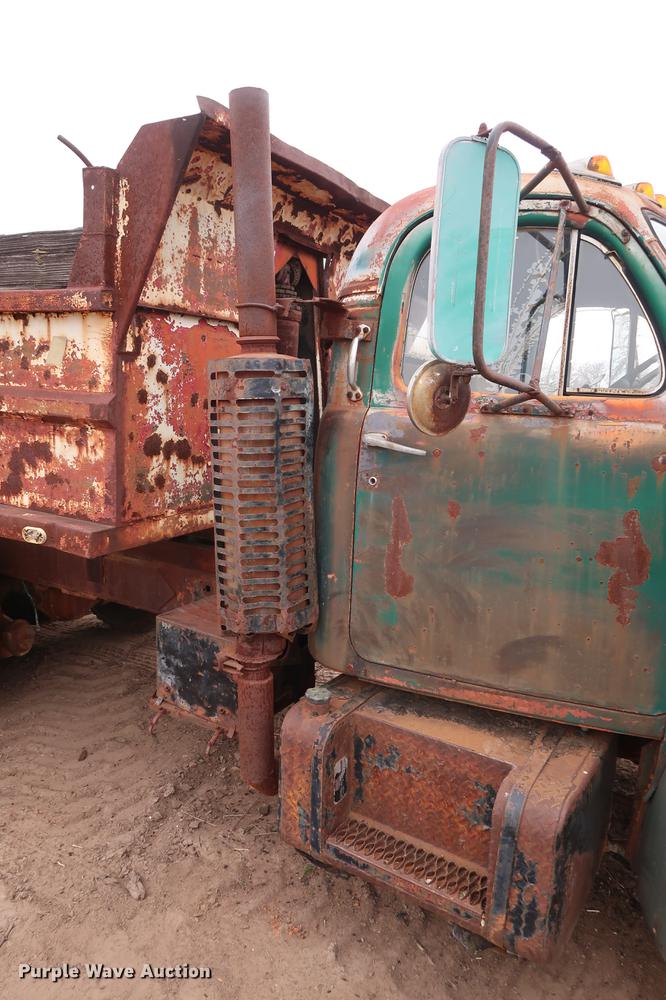 image for item DG3399 1958 Mack B61 dump truck