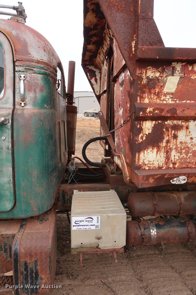 image for item DG3399 1958 Mack B61 dump truck