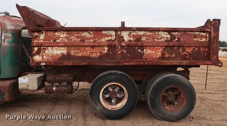 image for item DG3399 1958 Mack B61 dump truck
