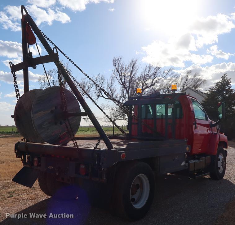 image for item DG3401 2004 Chevrolet C7500 flatbed truck with gin poles