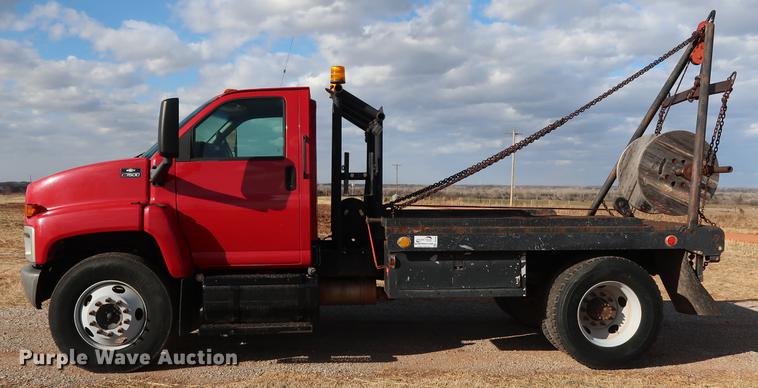 image for item DG3401 2004 Chevrolet C7500 flatbed truck with gin poles