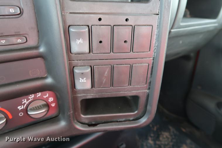 image for item DG3401 2004 Chevrolet C7500 flatbed truck with gin poles