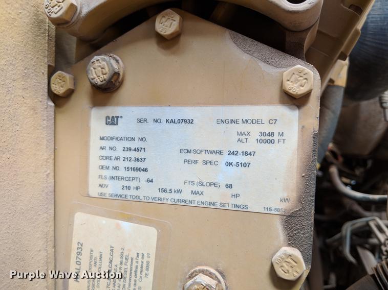 image for item DG3401 2004 Chevrolet C7500 flatbed truck with gin poles