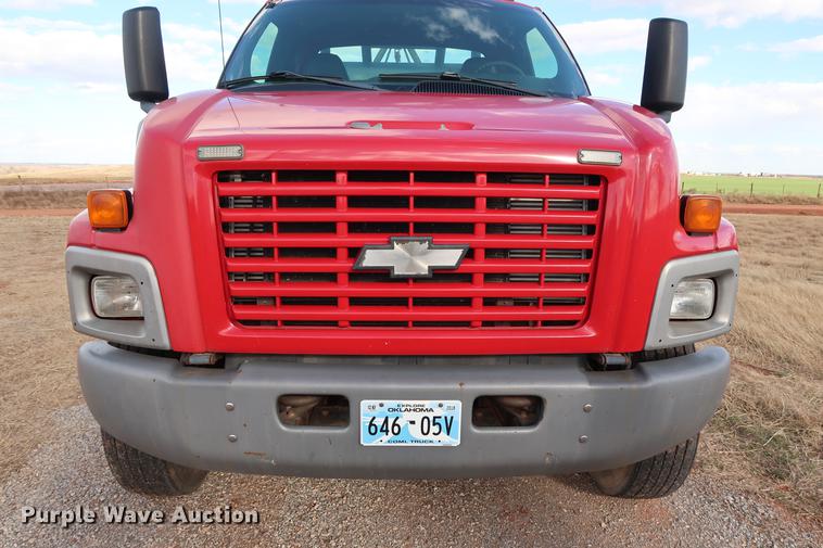 image for item DG3401 2004 Chevrolet C7500 flatbed truck with gin poles