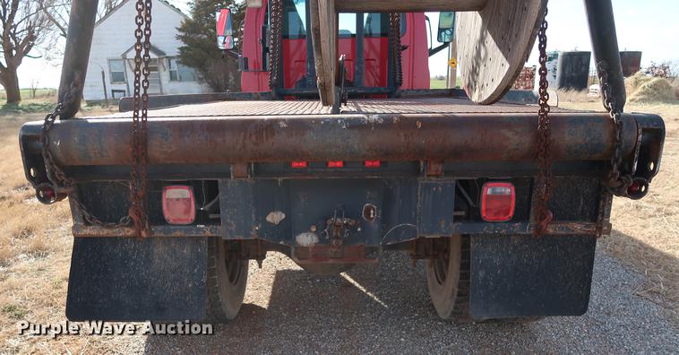 image for item DG3401 2004 Chevrolet C7500 flatbed truck with gin poles