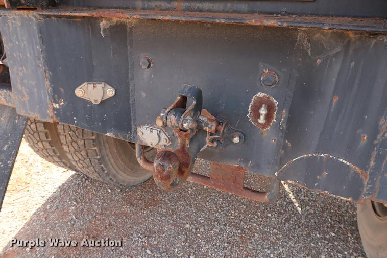 image for item DG3401 2004 Chevrolet C7500 flatbed truck with gin poles