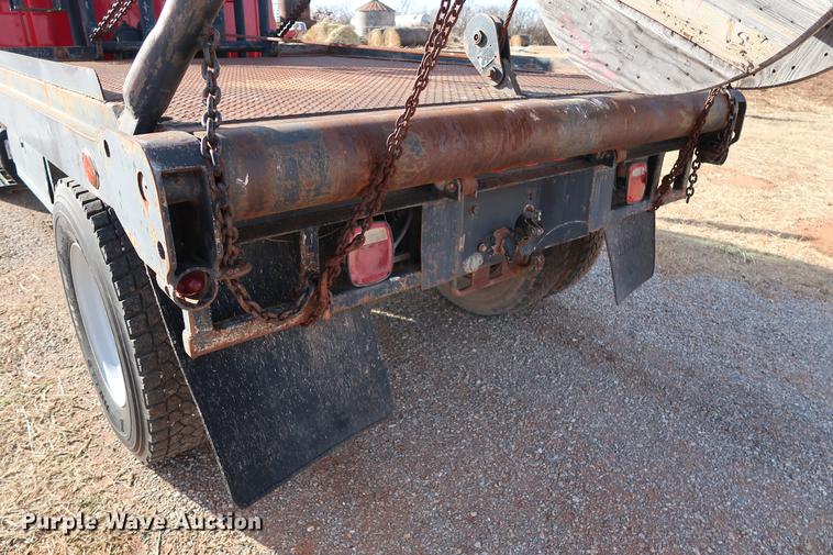 image for item DG3401 2004 Chevrolet C7500 flatbed truck with gin poles