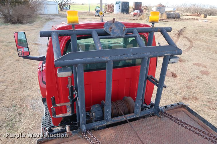 image for item DG3401 2004 Chevrolet C7500 flatbed truck with gin poles