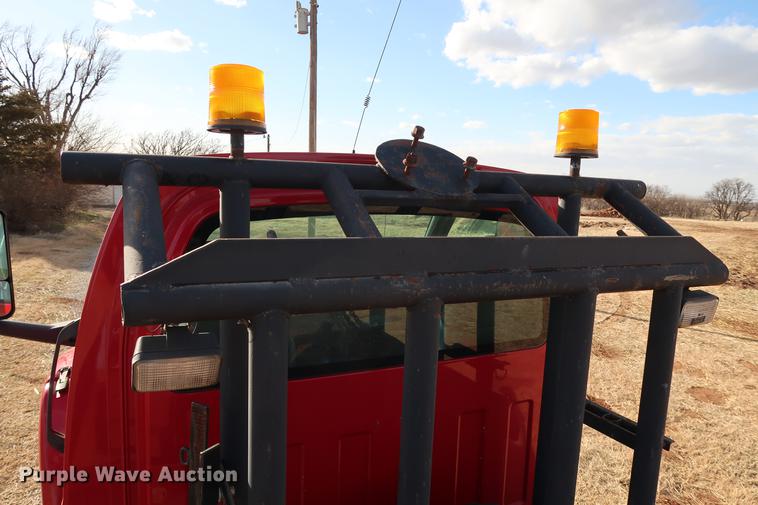 image for item DG3401 2004 Chevrolet C7500 flatbed truck with gin poles