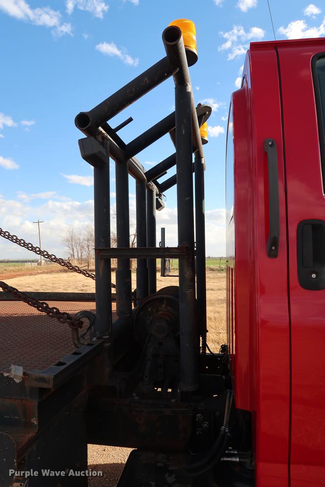 image for item DG3401 2004 Chevrolet C7500 flatbed truck with gin poles