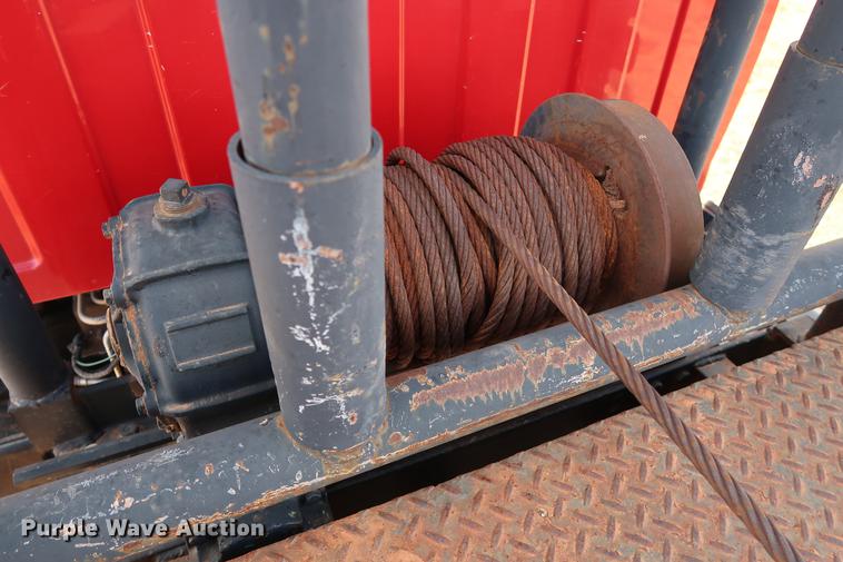 image for item DG3401 2004 Chevrolet C7500 flatbed truck with gin poles