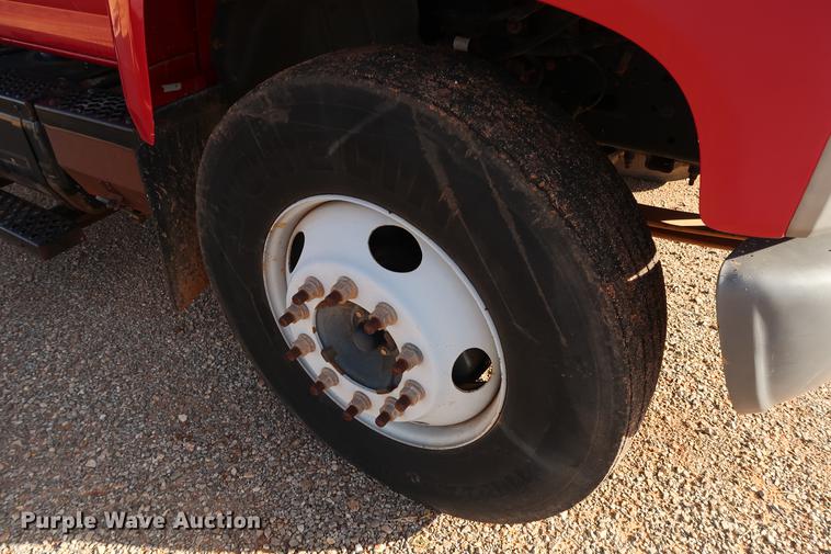 image for item DG3401 2004 Chevrolet C7500 flatbed truck with gin poles