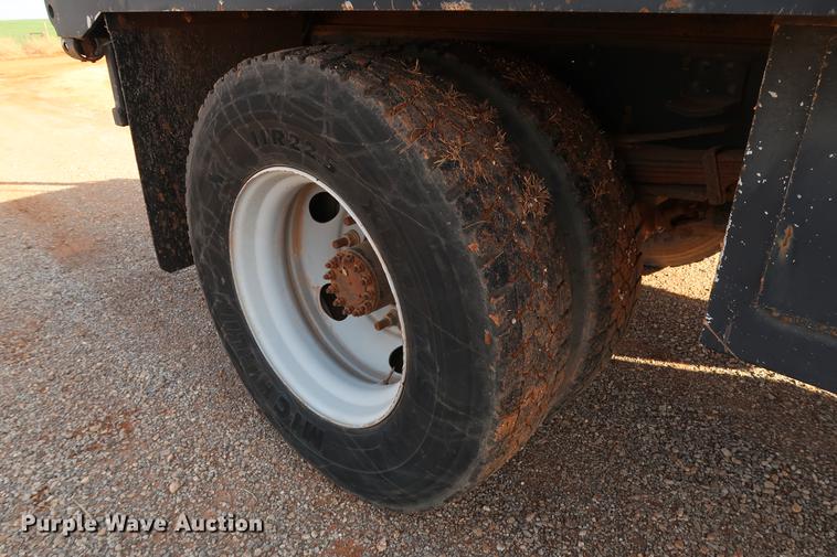 image for item DG3401 2004 Chevrolet C7500 flatbed truck with gin poles