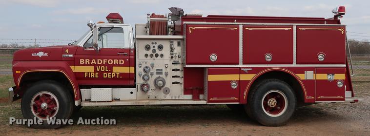 image for item DG3405 1984 Ford F800 Fire Cat fire truck