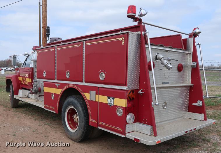 image for item DG3405 1984 Ford F800 Fire Cat fire truck