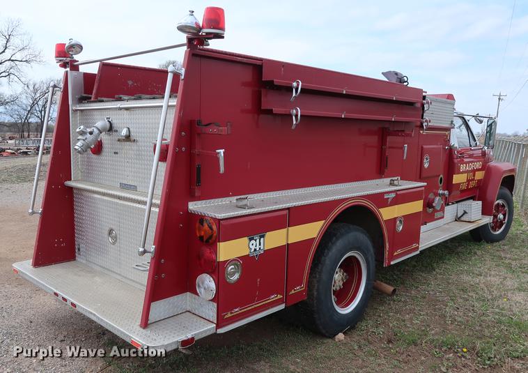 image for item DG3405 1984 Ford F800 Fire Cat fire truck