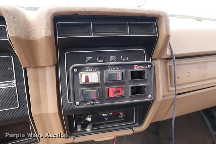 image for item DG3405 1984 Ford F800 Fire Cat fire truck