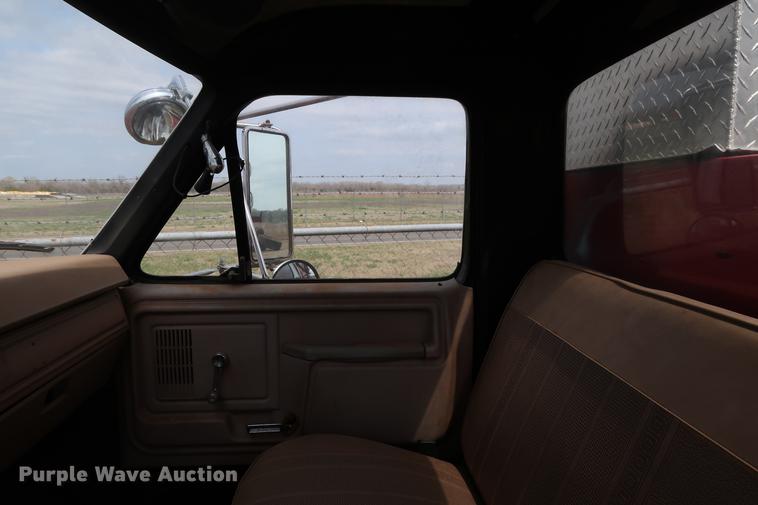 image for item DG3405 1984 Ford F800 Fire Cat fire truck