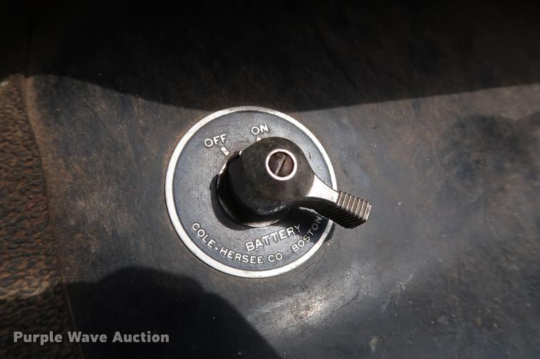 image for item DG3405 1984 Ford F800 Fire Cat fire truck