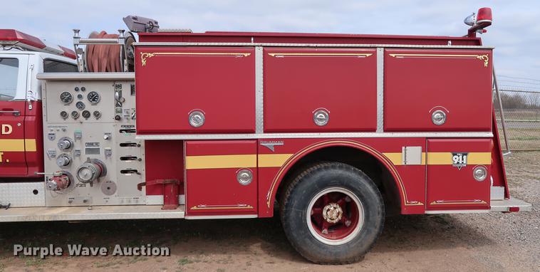 image for item DG3405 1984 Ford F800 Fire Cat fire truck